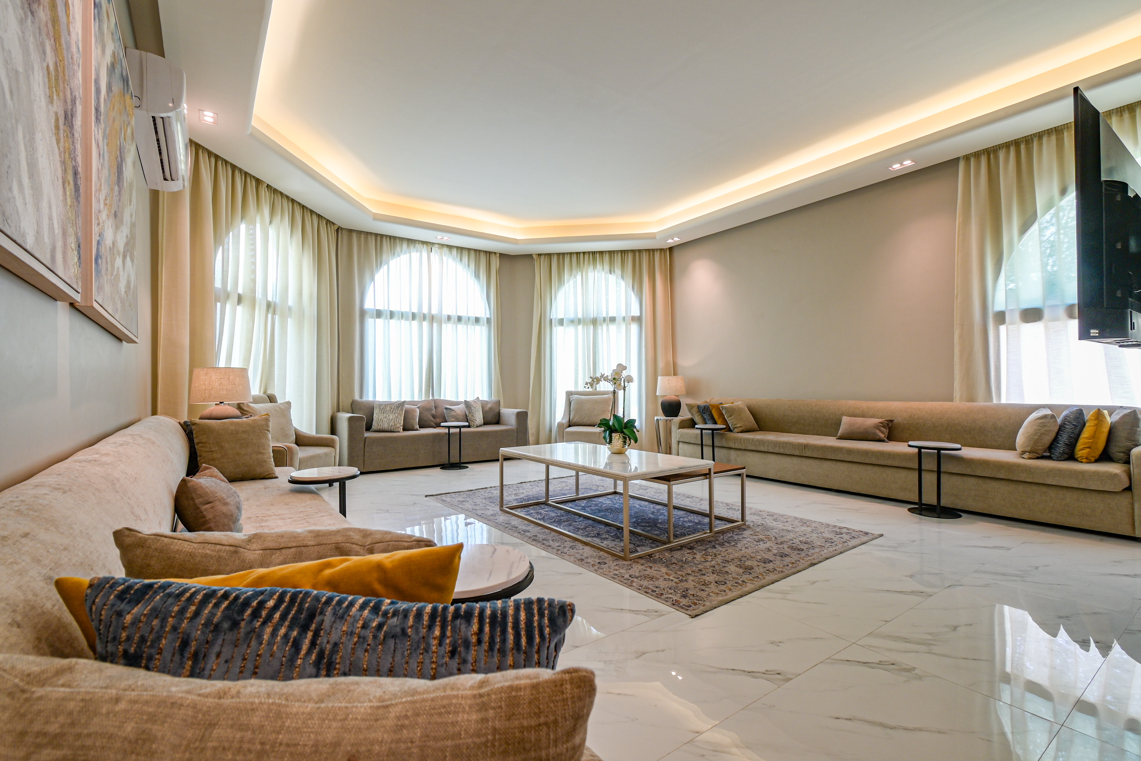 لايف كونتاك